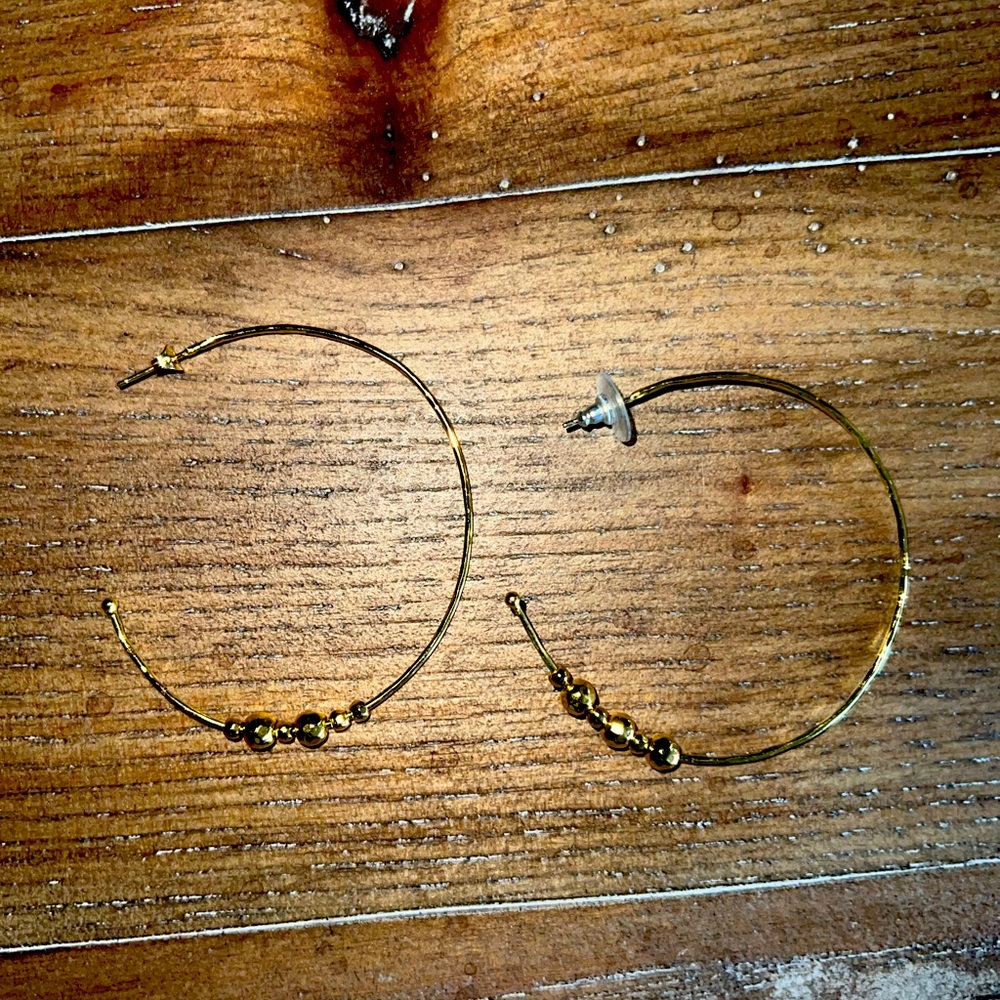 Gold moveable bead hoops